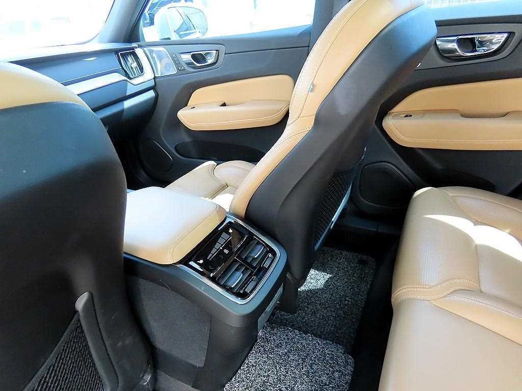 볼보 XC60 XC60(2세대) D5 AWD 인스크립션 이미지 14