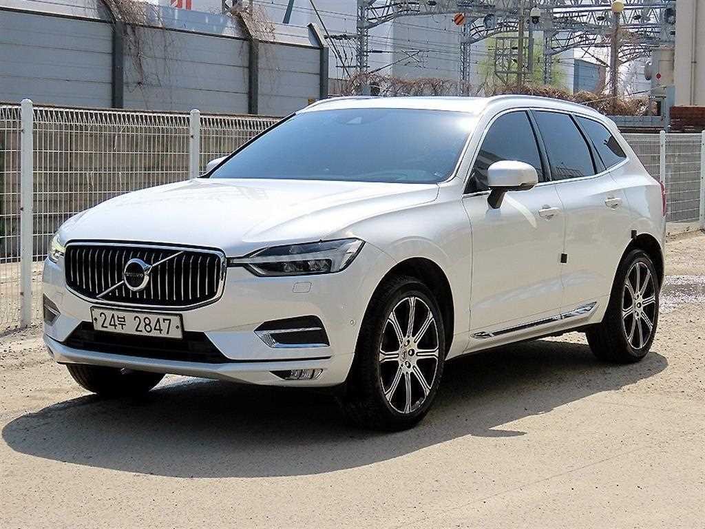 볼보 XC60 XC60(2세대) D5 AWD 인스크립션 이미지 2