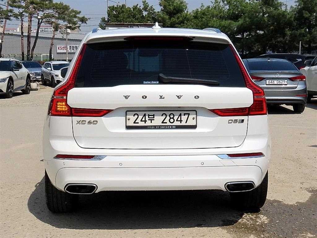 볼보 XC60 XC60(2세대) D5 AWD 인스크립션 이미지 4