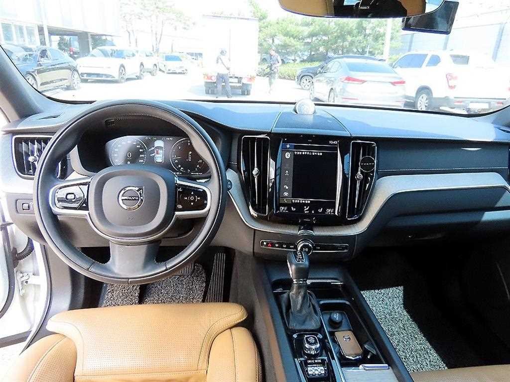 볼보 XC60 XC60(2세대) D5 AWD 인스크립션 이미지 7