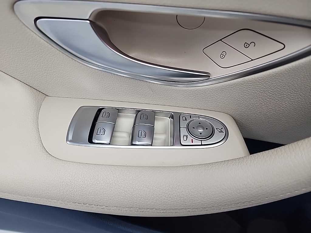 벤츠 E 클래스 E-클래스 W213 E300d 4MATIC 쿠페 이미지 17