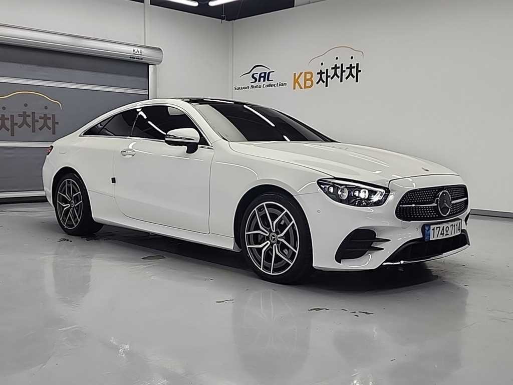 벤츠 E 클래스 E-클래스 W213 E300d 4MATIC 쿠페 이미지 4