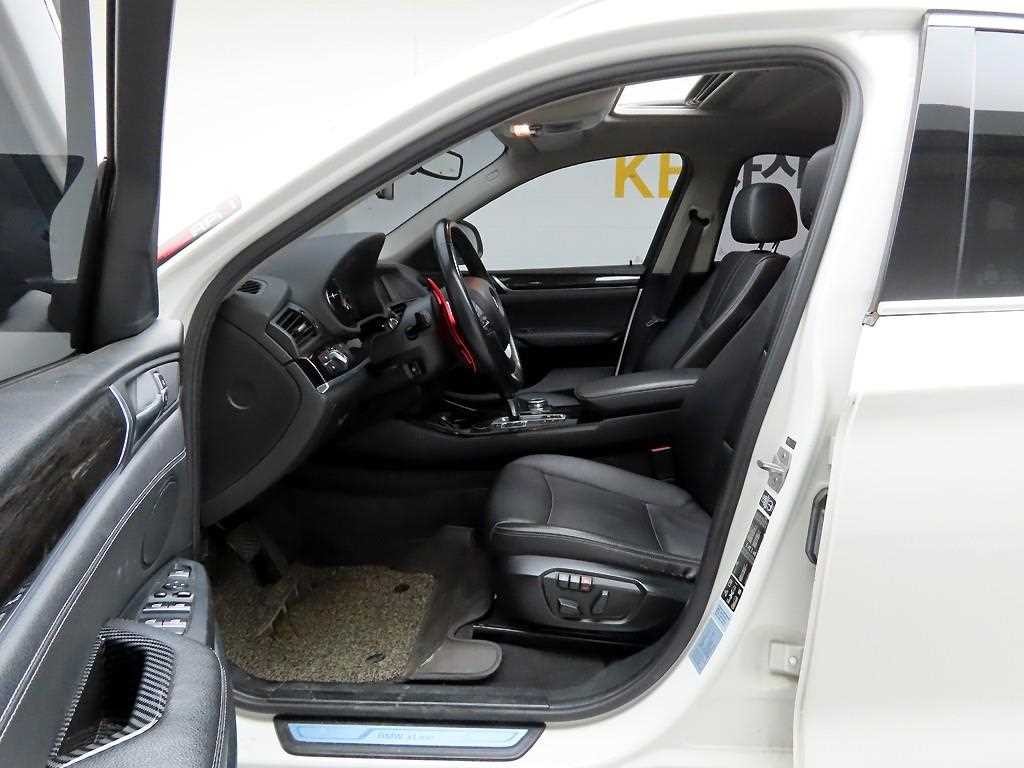 BMW X4 X4 (F26) xDrive 20d 이미지 13
