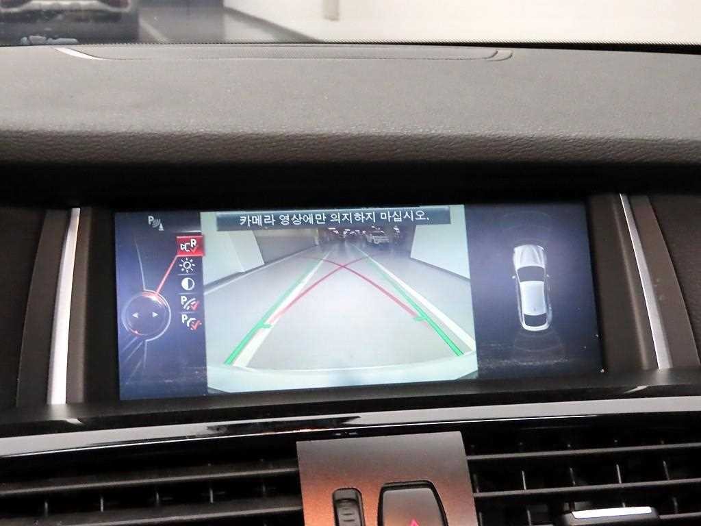 BMW X4 X4 (F26) xDrive 20d 이미지 16