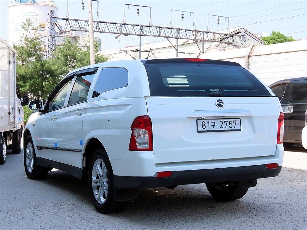 KG모빌리티(쌍용) 코란도 코란도스포츠 디젤 4WD CX7 패션 이미지 3