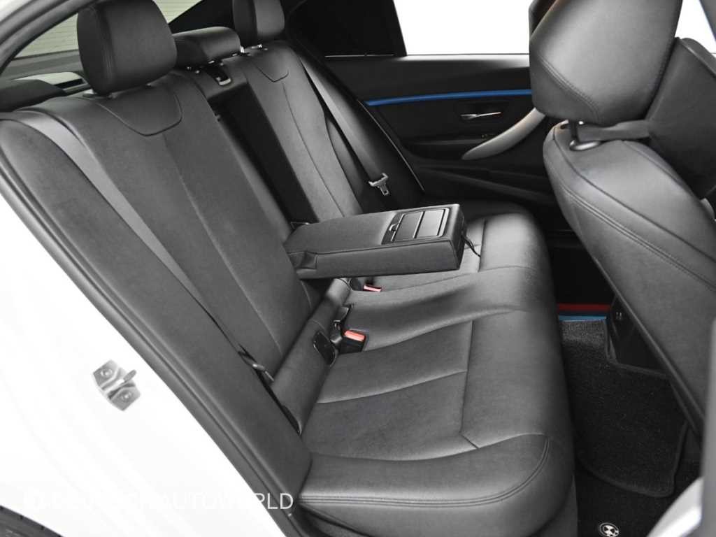 BMW 3시리즈 3시리즈 (F30) 320i M 스포츠 이미지 12