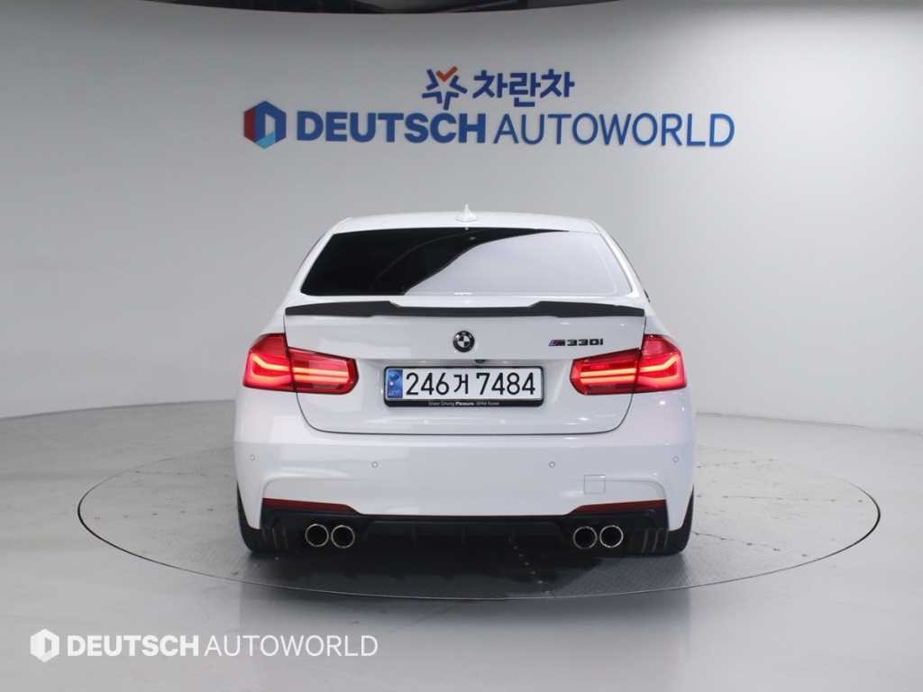 BMW 3시리즈 3시리즈 (F30) 320i M 스포츠 이미지 4