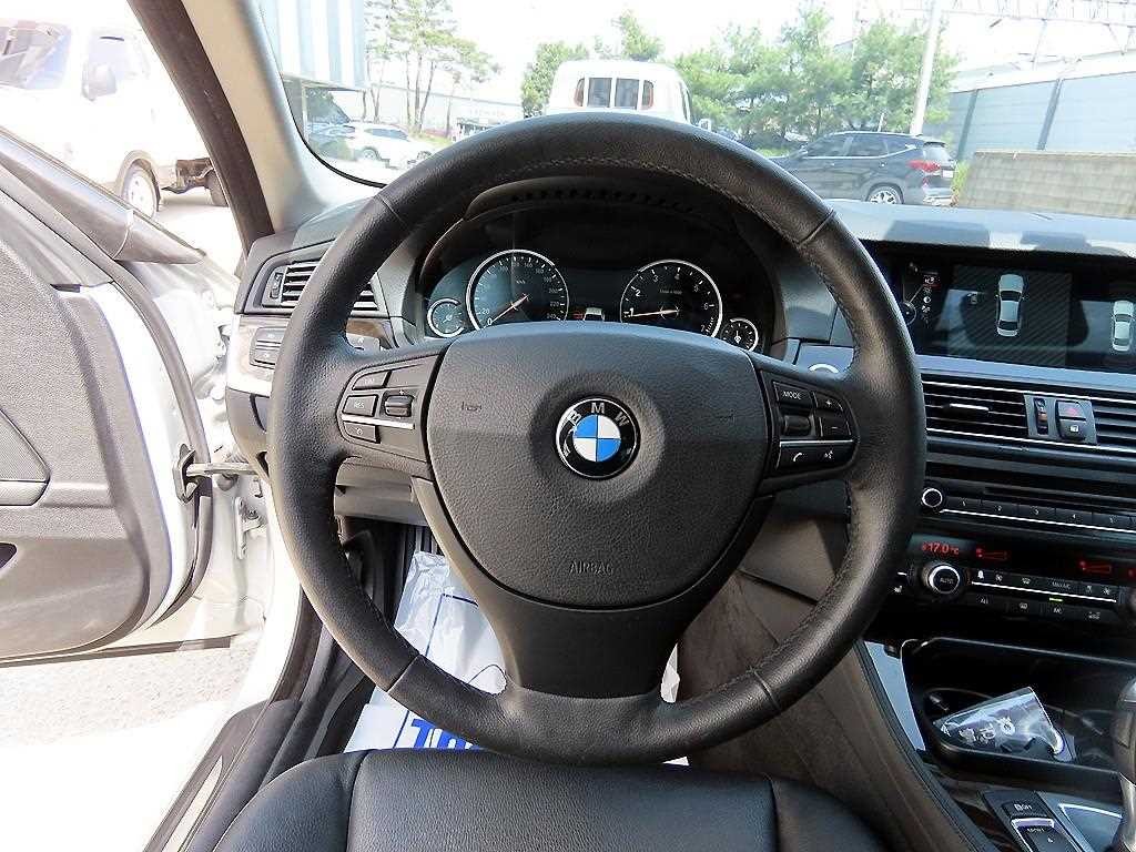 BMW 5시리즈 5시리즈 (F10) 528i xDrive 이미지 8