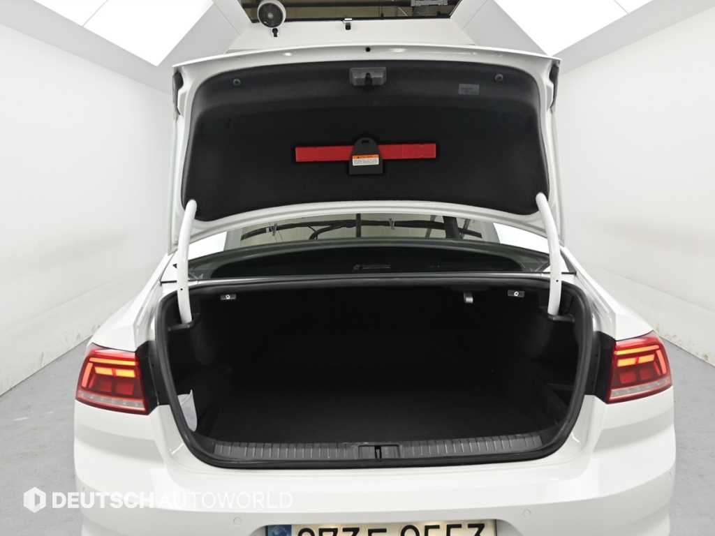 폭스바겐 파사트 파사트GT(B8) 2.0 TDI 프리미엄 이미지 19