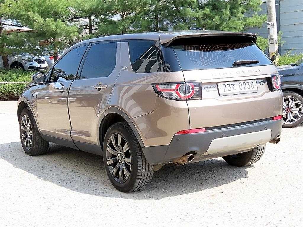 랜드로버 디스커버리 스포츠 2.0 TD4 HSE 럭셔리 이미지 3