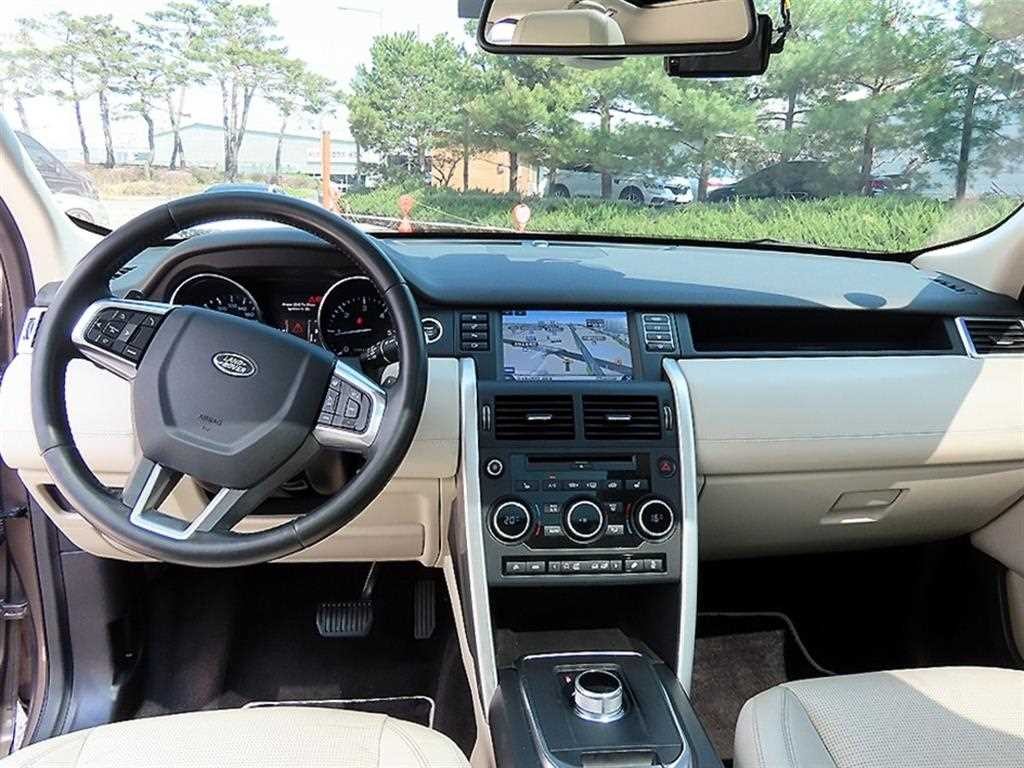 랜드로버 디스커버리 스포츠 2.0 TD4 HSE 럭셔리 이미지 7