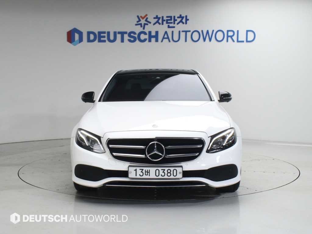벤츠 E 클래스 E-클래스 W213 E300 아방가르드 이미지 3
