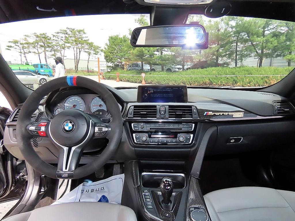 BMW 3시리즈 M3 (F80, E90) M3 세단 이미지 7