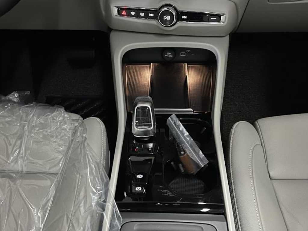 볼보 XC40 B4 AWD 울트라 브라이트 이미지 10