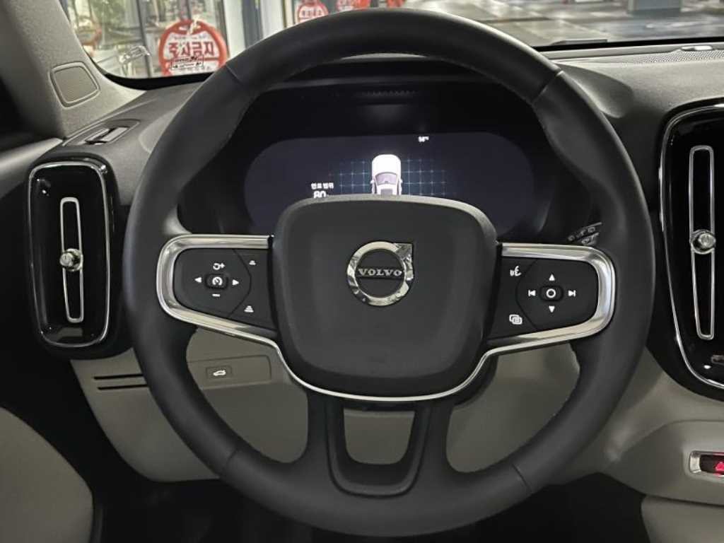 볼보 XC40 B4 AWD 울트라 브라이트 이미지 11
