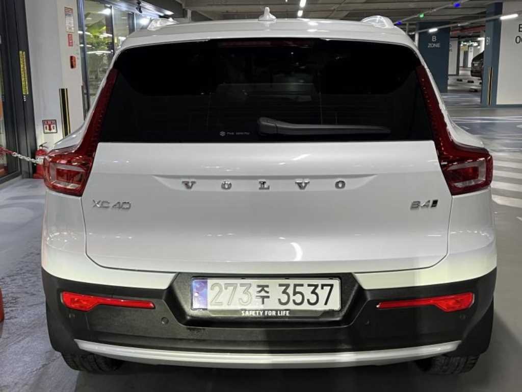 볼보 XC40 B4 AWD 울트라 브라이트 이미지 4