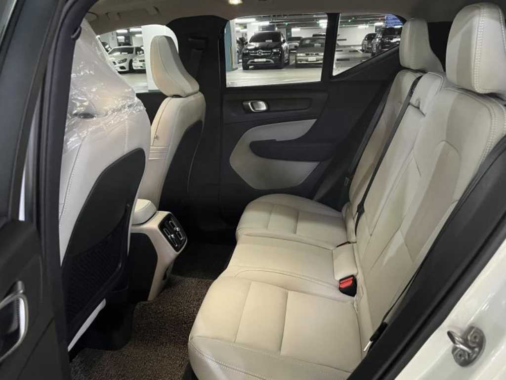 볼보 XC40 B4 AWD 울트라 브라이트 이미지 6