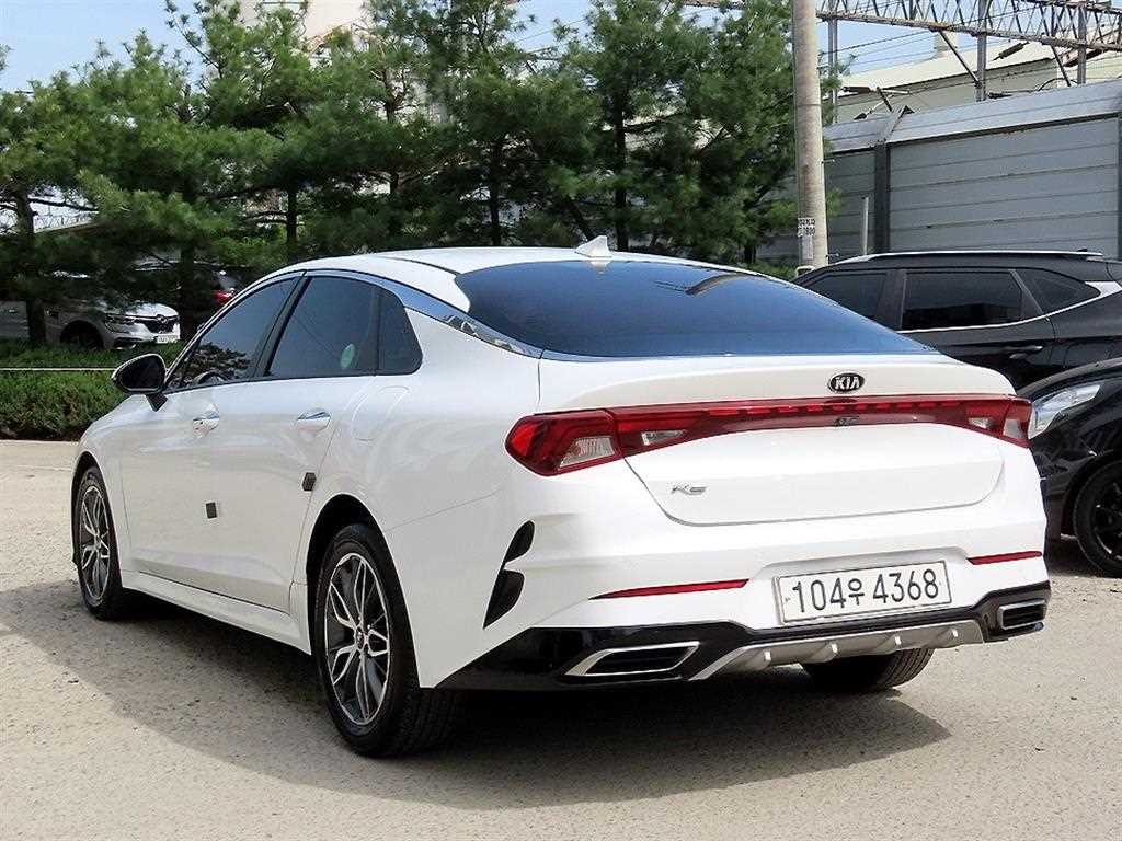 기아 K5 K5 3세대 2.0 트렌디 이미지 3