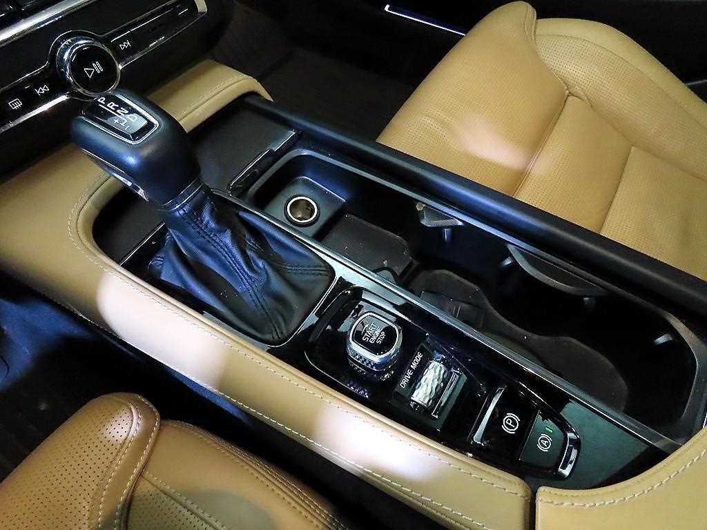 볼보 V90 V90 크로스컨트리 T5 프로 AWD 이미지 12