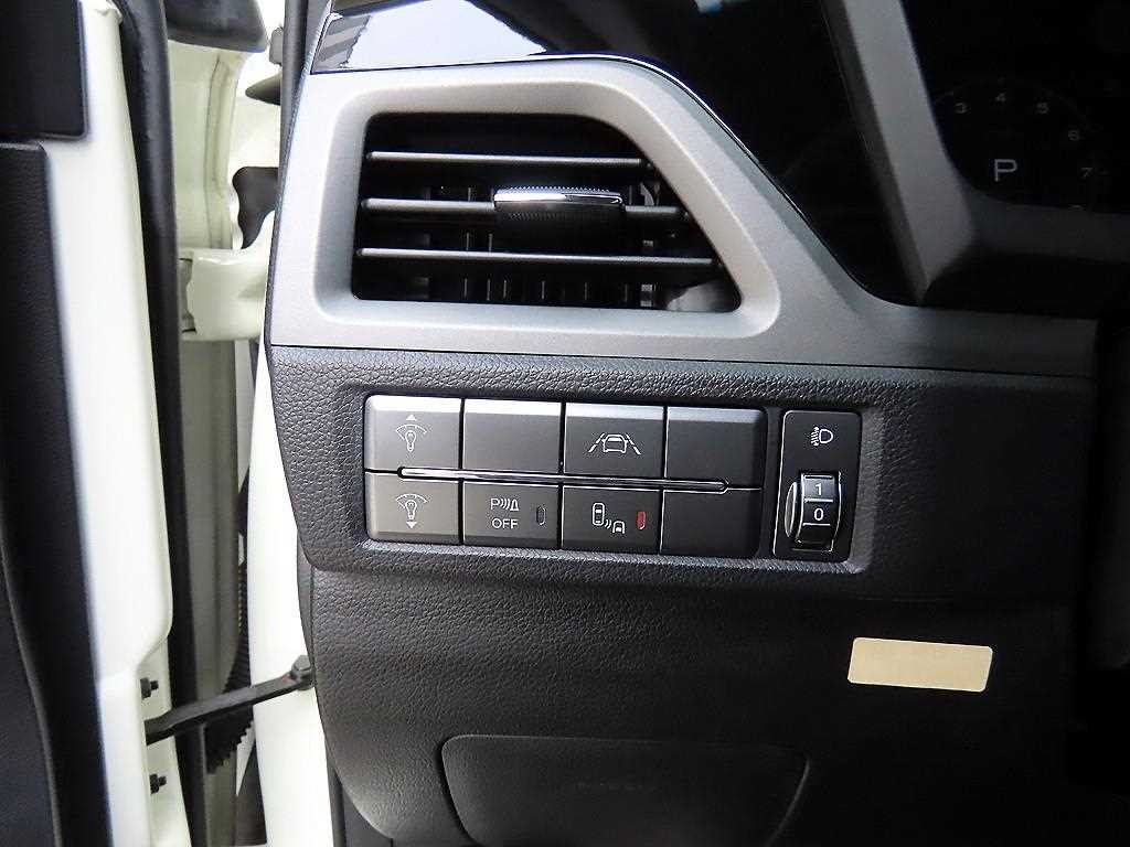 KG모빌리티(쌍용) 코란도 뷰티풀코란도 2WD 가솔린 1.5 C5 이미지 12