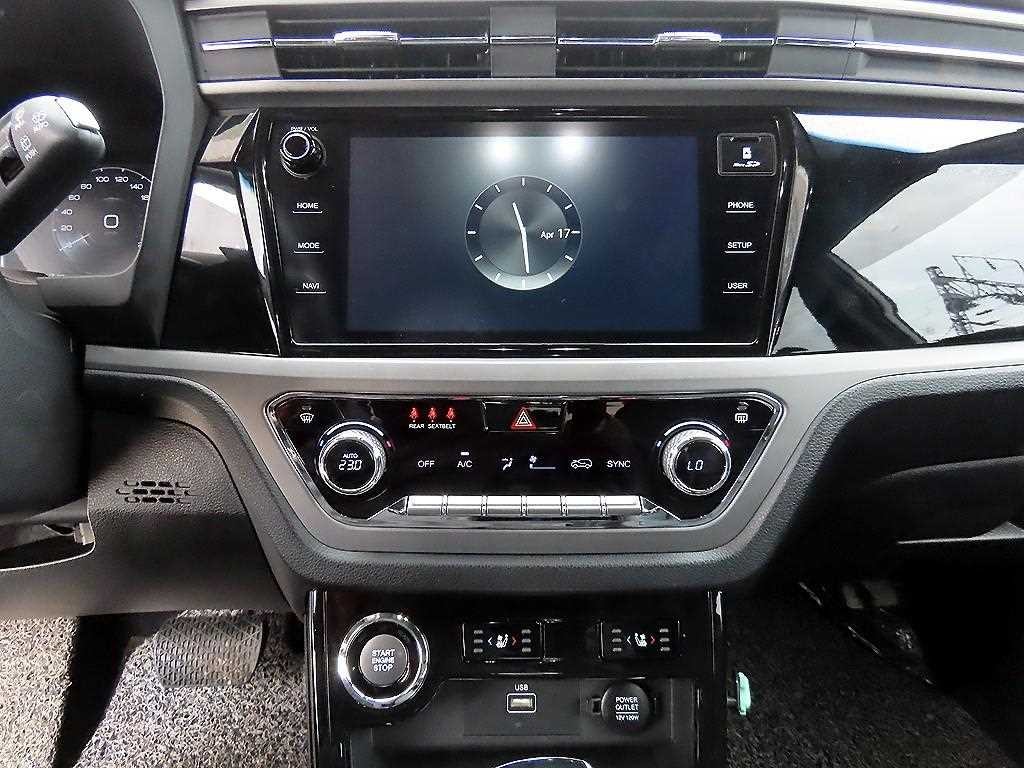 KG모빌리티(쌍용) 코란도 뷰티풀코란도 2WD 가솔린 1.5 C5 이미지 13