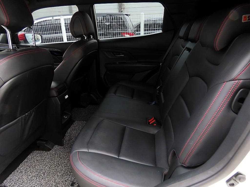 KG모빌리티(쌍용) 코란도 뷰티풀코란도 2WD 가솔린 1.5 C5 이미지 6