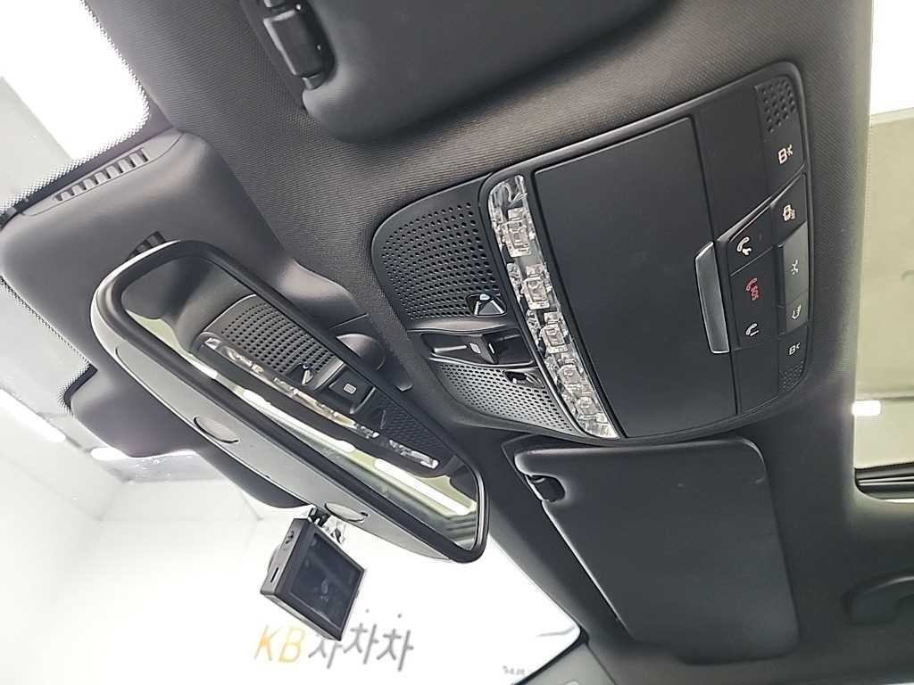 벤츠 C 클래스 C클래스 W205 C200 4MATIC AMG LINE 이미지 17
