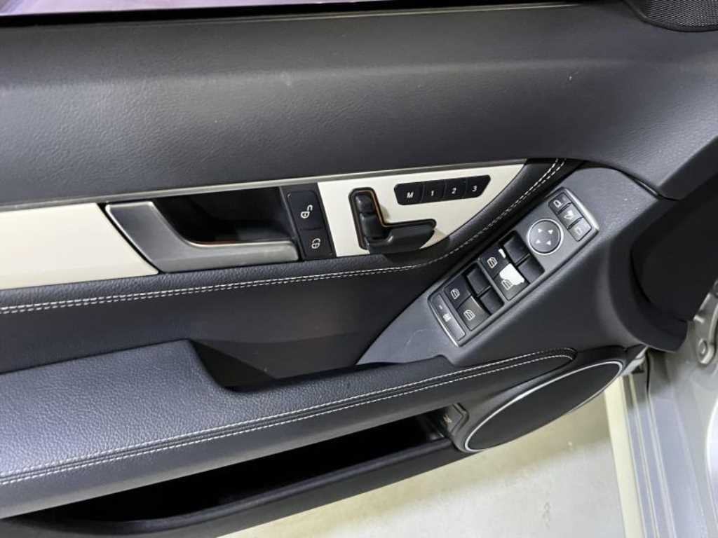 벤츠 C 클래스 C클래스 W204 C200 CGI 아방가르드 스타일패키지 이미지 14