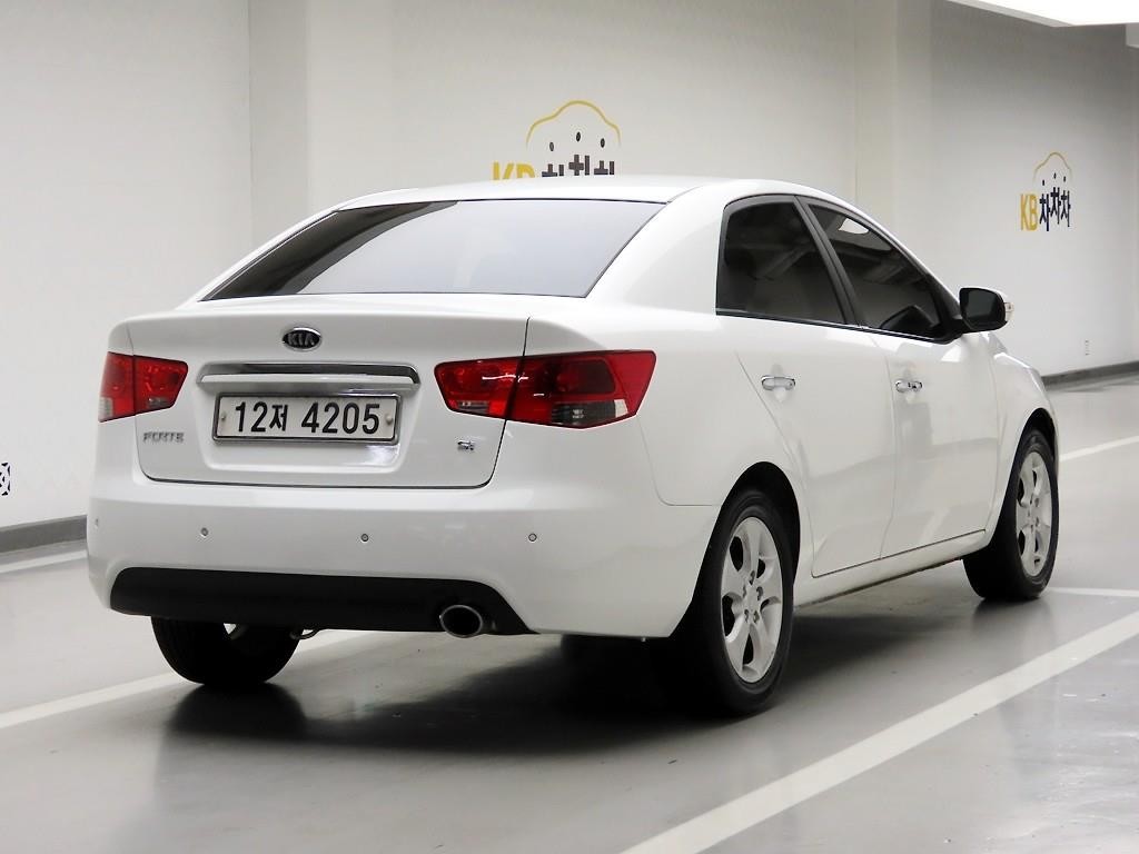기아 포르테 가솔린 1.6 CVVT PREMIUM(SI) 블랙 이미지 4