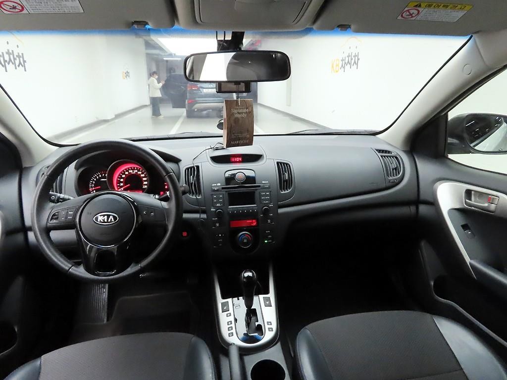 기아 포르테 가솔린 1.6 CVVT PREMIUM(SI) 블랙 이미지 6