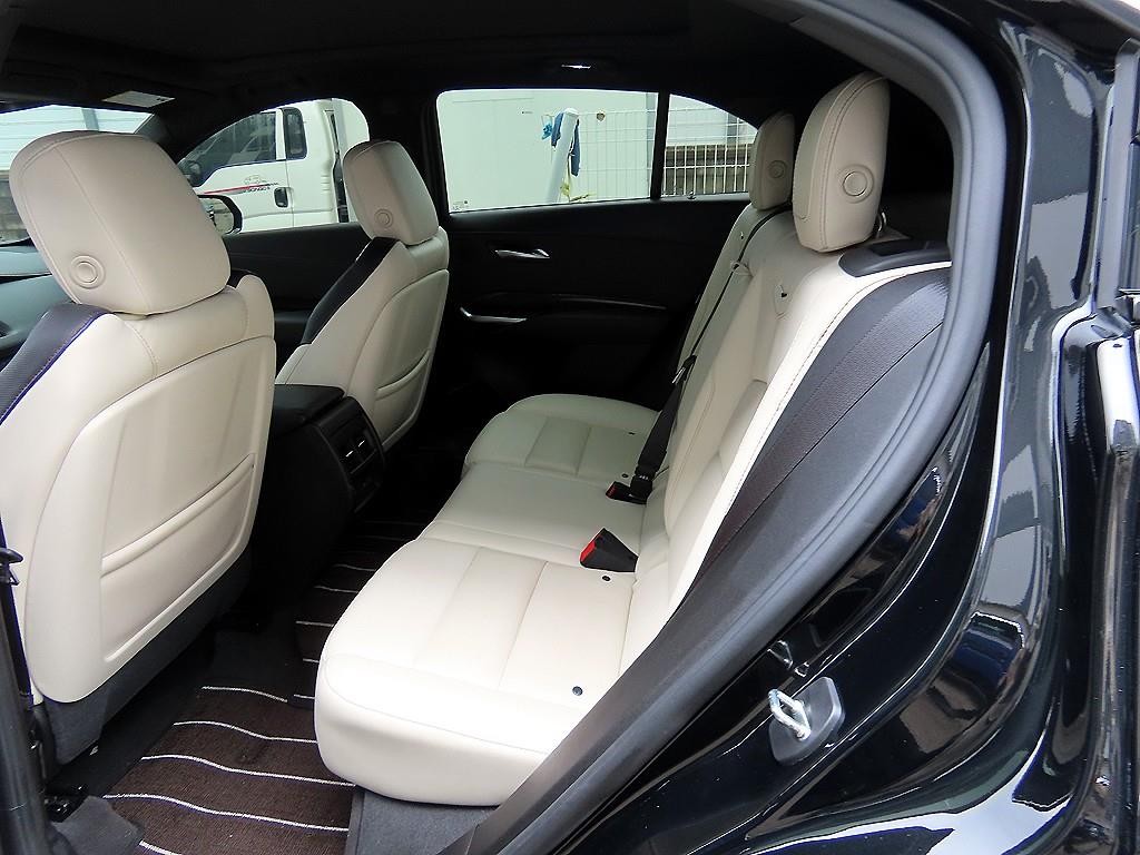캐딜락 XT4 2.0 스포츠 AWD 이미지 6