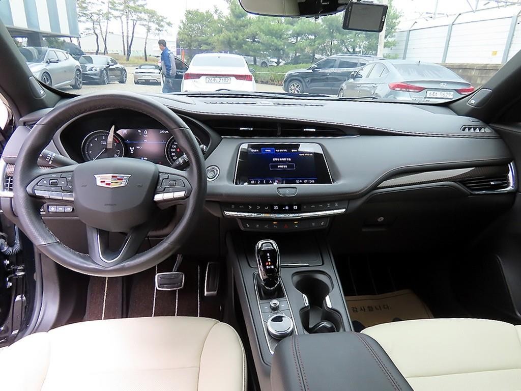 캐딜락 XT4 2.0 스포츠 AWD 이미지 7
