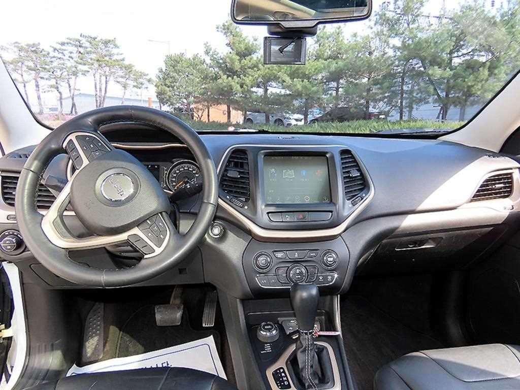 지프 체로키 체로키(KL) 2.4 론지튜드 AWD 이미지 7