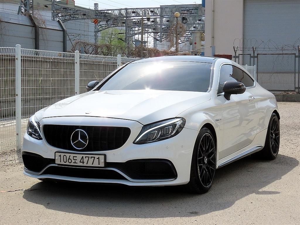 벤츠 C 클래스 C클래스 W205 C63 S AMG 쿠페 이미지 2