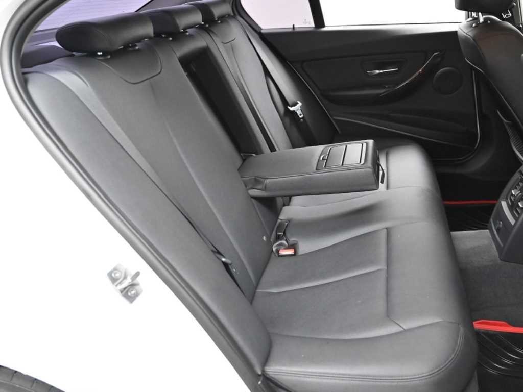 BMW 3시리즈 3시리즈 (F30) 320d 이미지 12