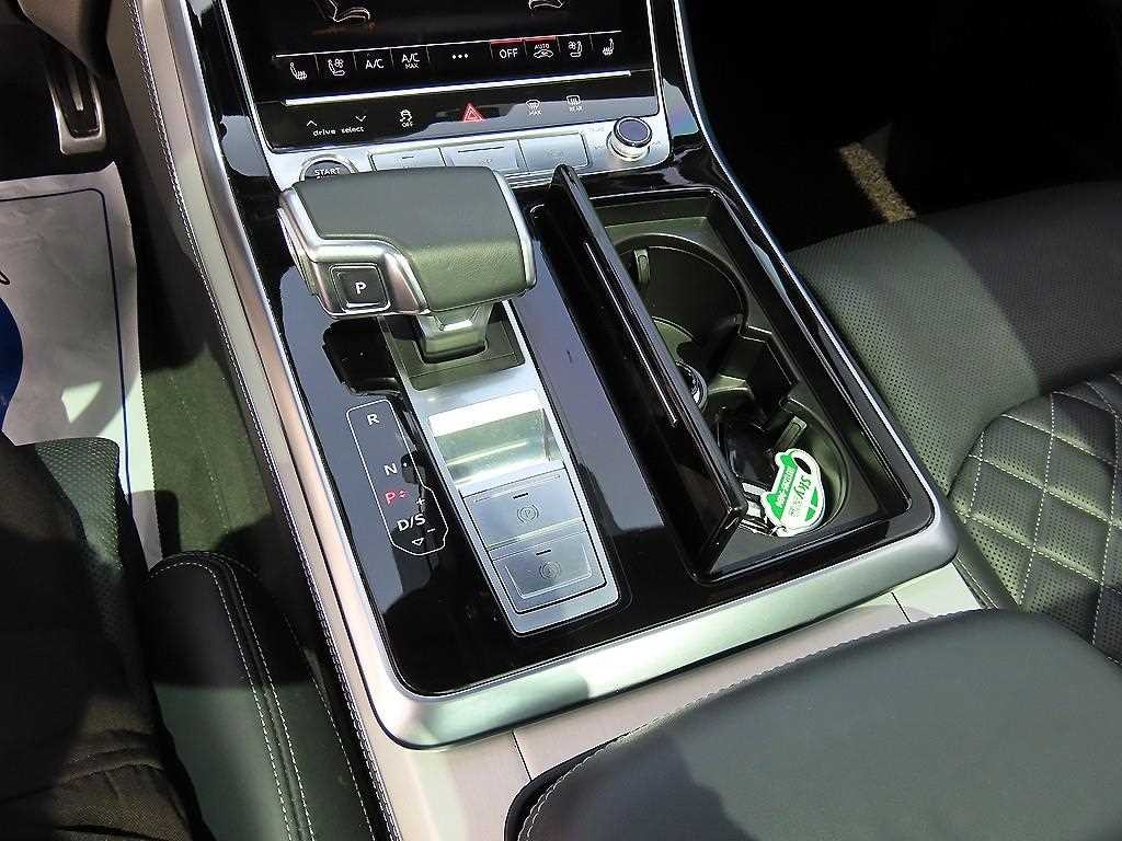 아우디 Q8 55 TFSI 콰트로 프리미엄 이미지 11
