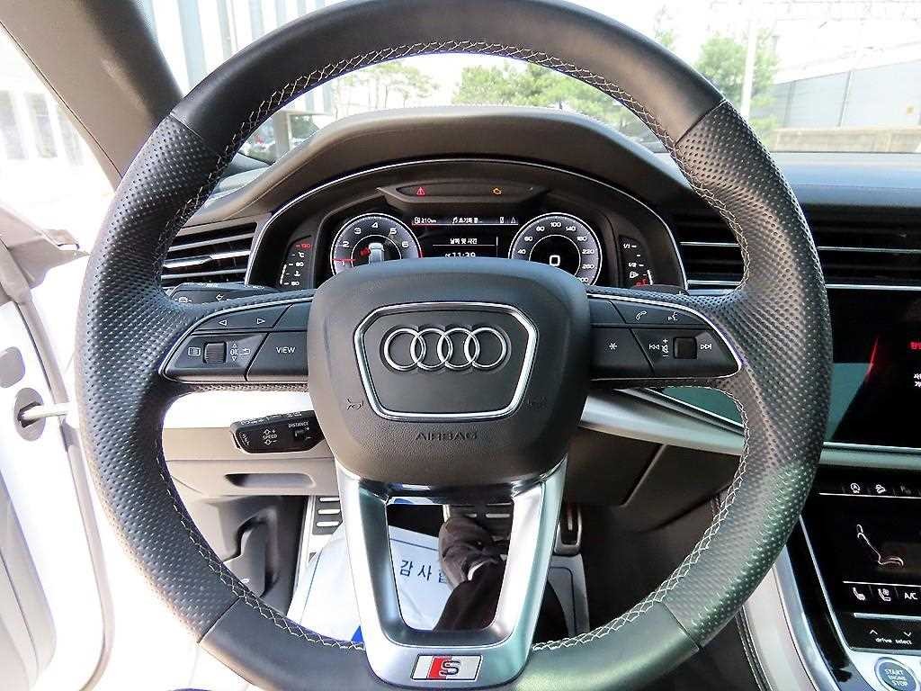 아우디 Q8 55 TFSI 콰트로 프리미엄 이미지 8