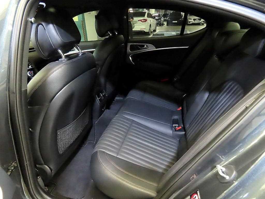 제네시스 G70 2.0T 슈프림 이미지 7