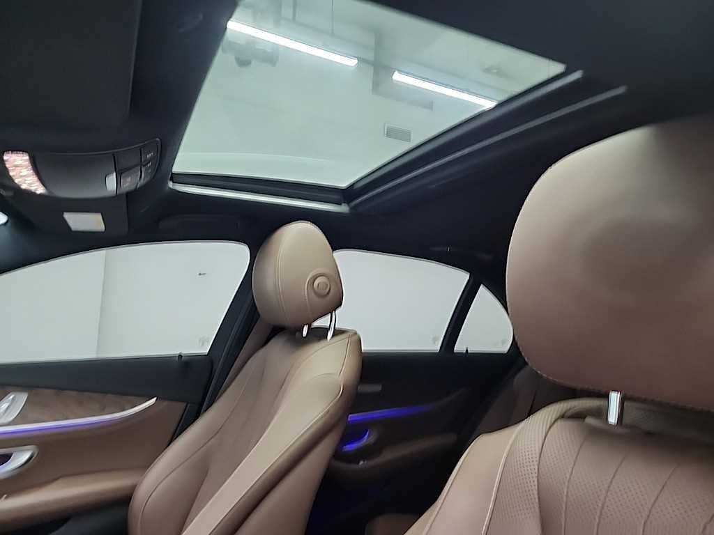 벤츠 E 클래스 E-클래스 W213 E300e 4MATIC 익스클루시브 이미지 16