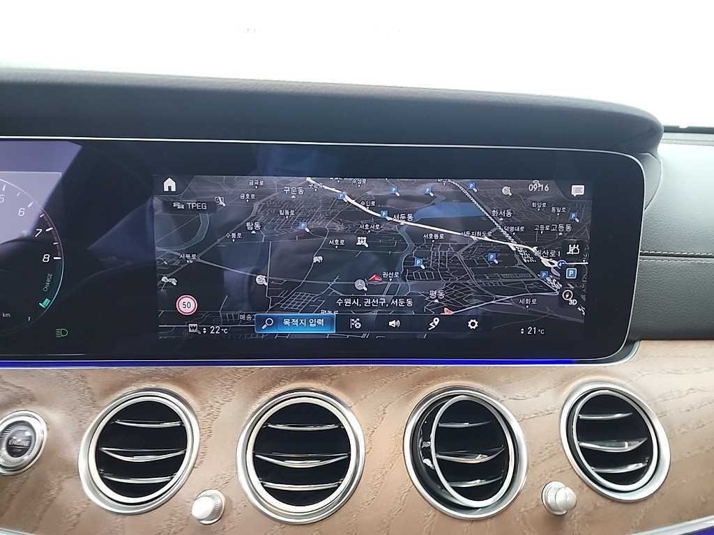벤츠 E 클래스 E-클래스 W213 E300e 4MATIC 익스클루시브 이미지 17