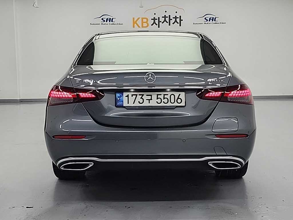 벤츠 E 클래스 E-클래스 W213 E300e 4MATIC 익스클루시브 이미지 4
