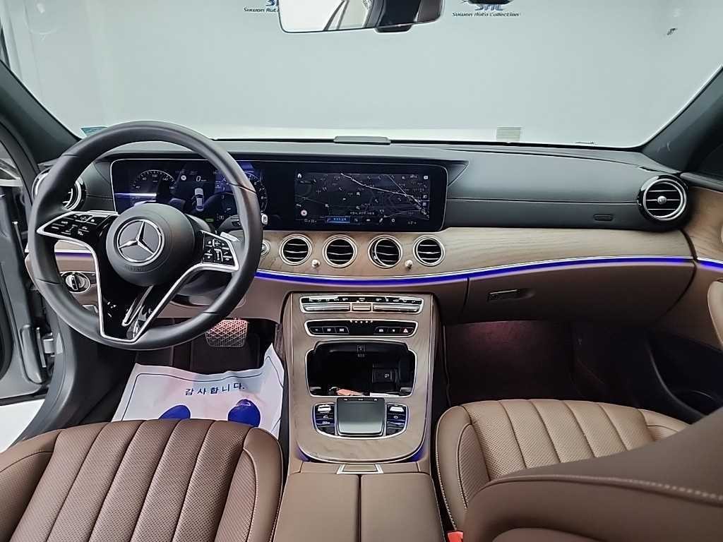 벤츠 E 클래스 E-클래스 W213 E300e 4MATIC 익스클루시브 이미지 8