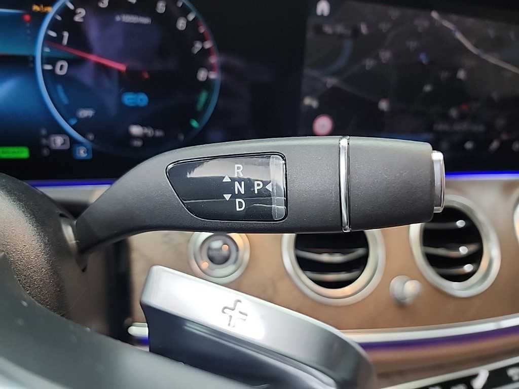 벤츠 E 클래스 E-클래스 W213 E300e 4MATIC 익스클루시브 이미지 9