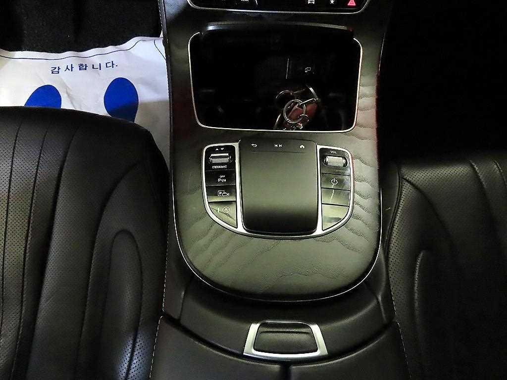 벤츠 CLS 클래스 CLS클래스 C257 CLS 300d 4MATIC 이미지 12