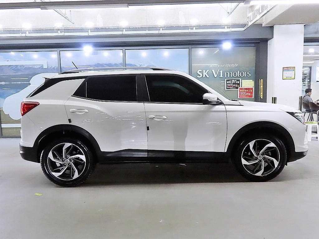 KG모빌리티(쌍용) 코란도 뷰티풀코란도 2WD 디젤 1.6 R-플러스 이미지 3