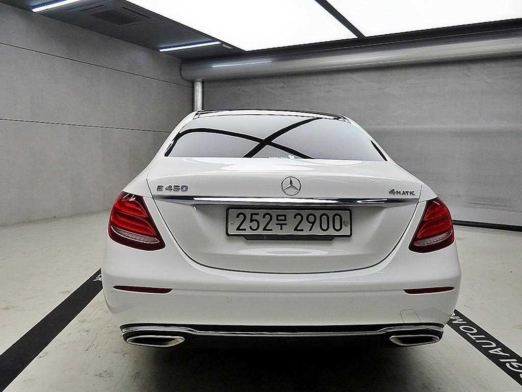 벤츠 E 클래스 E-클래스 W213 E450 4MATIC 익스클루시브 이미지 3
