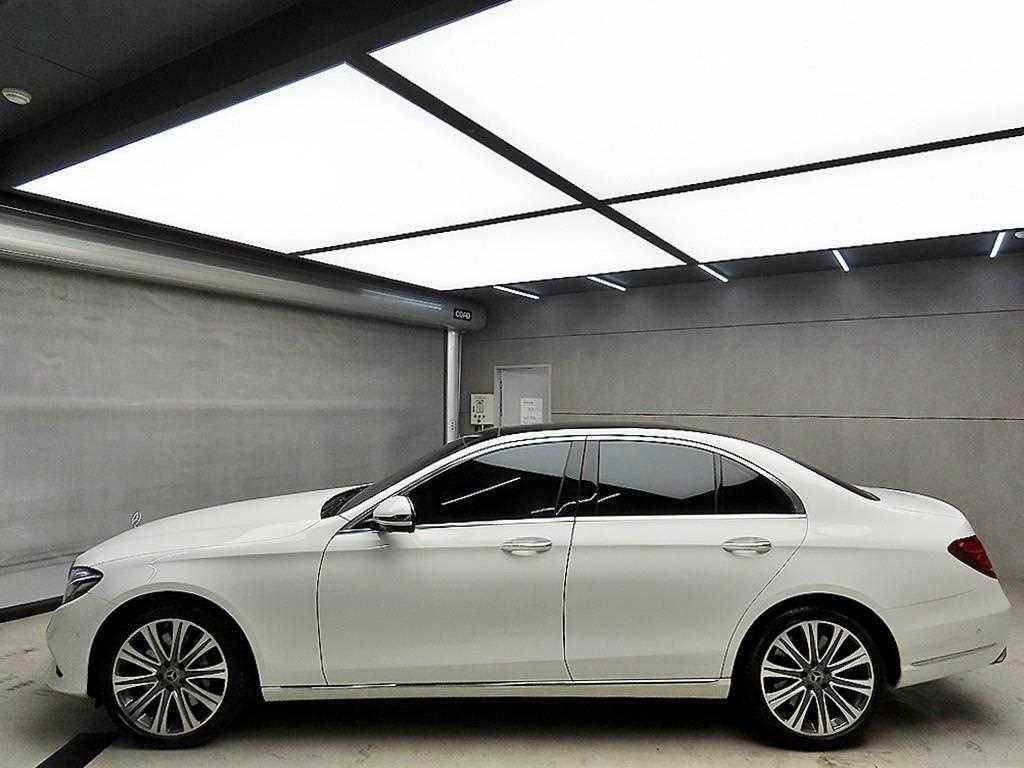 벤츠 E 클래스 E-클래스 W213 E450 4MATIC 익스클루시브 이미지 4