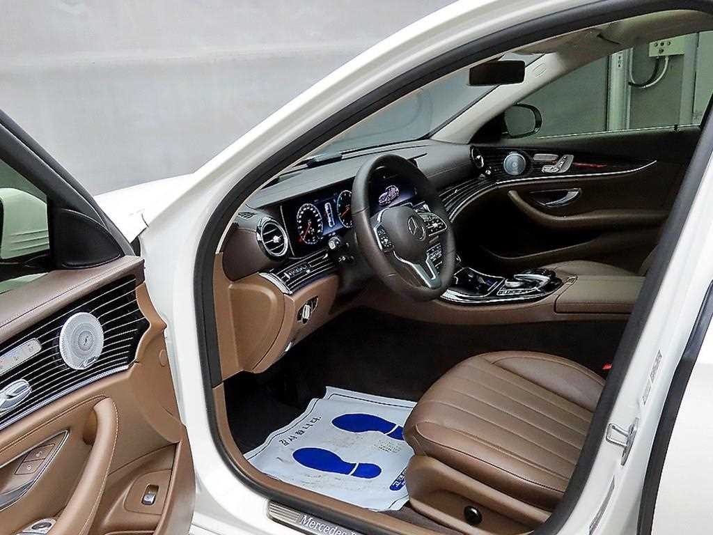 벤츠 E 클래스 E-클래스 W213 E450 4MATIC 익스클루시브 이미지 5