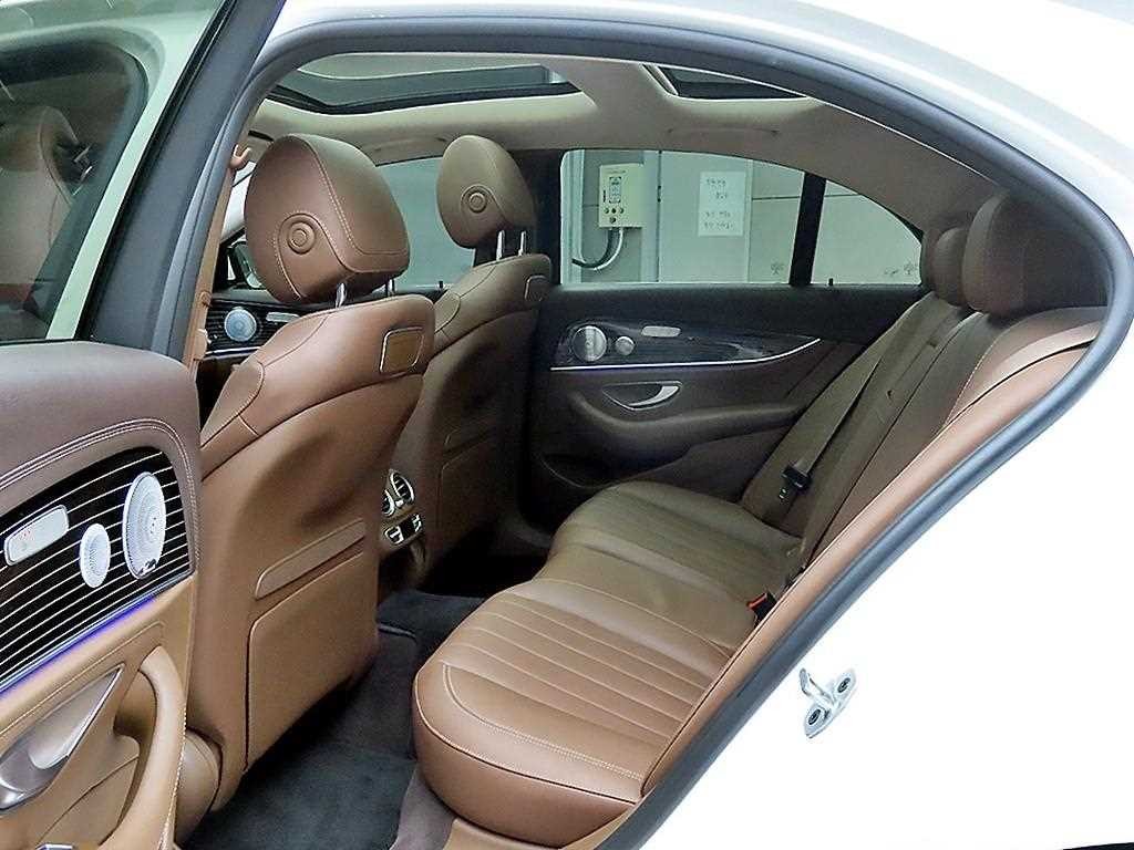 벤츠 E 클래스 E-클래스 W213 E450 4MATIC 익스클루시브 이미지 6