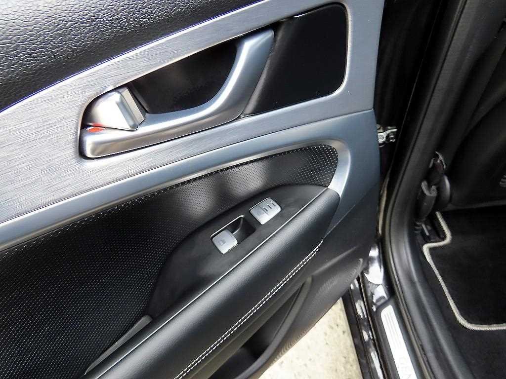 제네시스 G70 2.0T AWD 스포츠 패키지 이미지 16